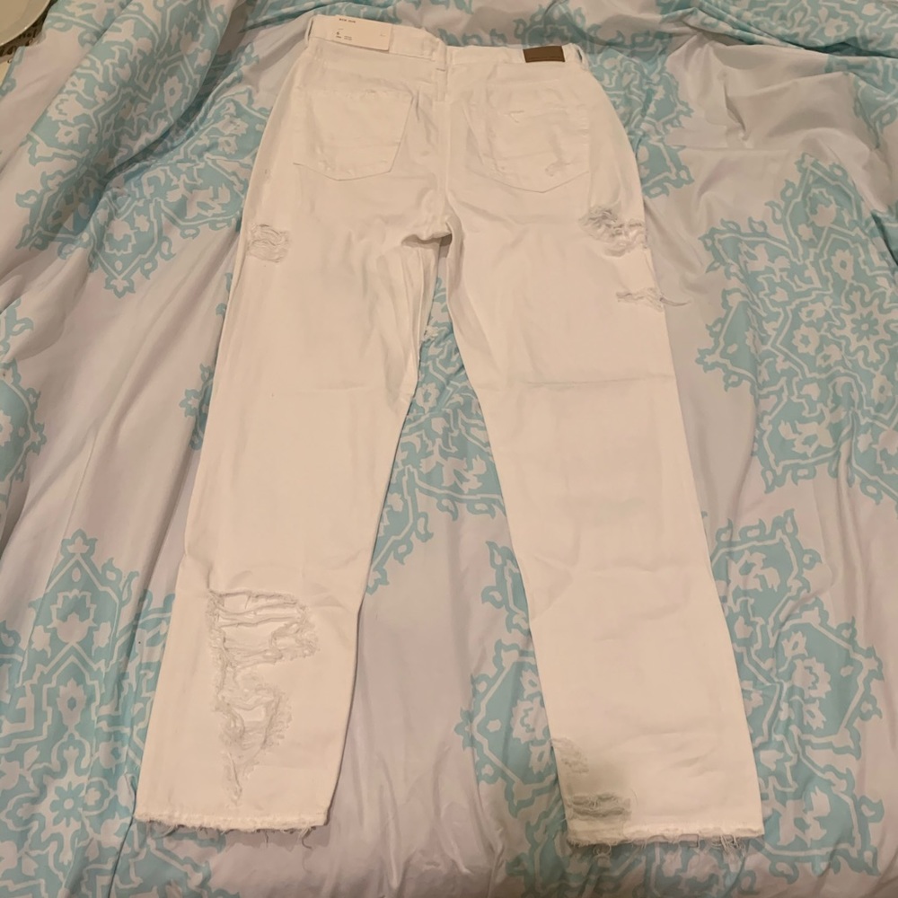 American Eagle Mom Jean - Picture 6 of 16